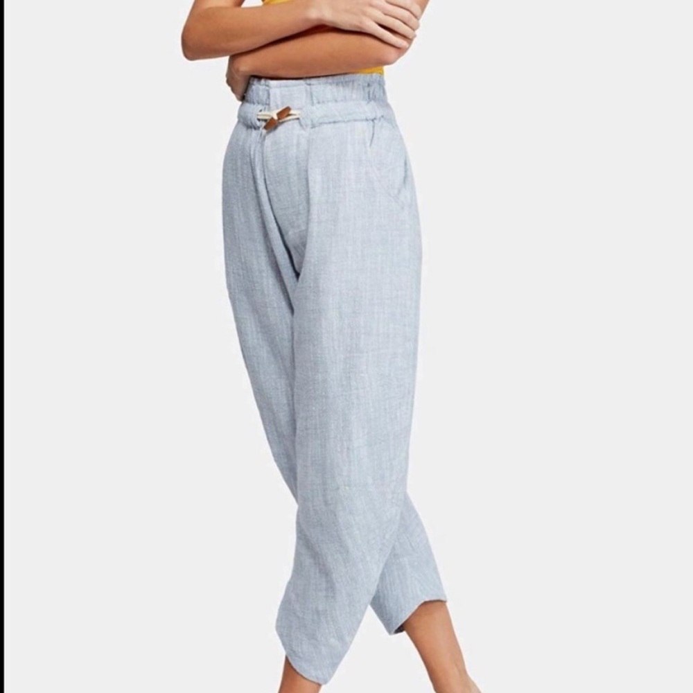 Free People high waist
Paperbag waist elastic ankle Jean light knit pants XS